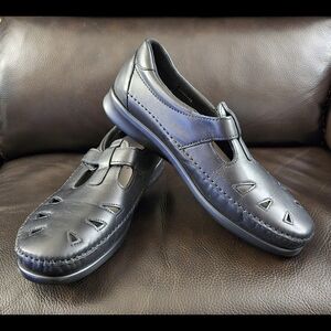 SAS Roamer - EZ Strap Walking Black Leather Shoes Women's 11.5 Pre-Owned